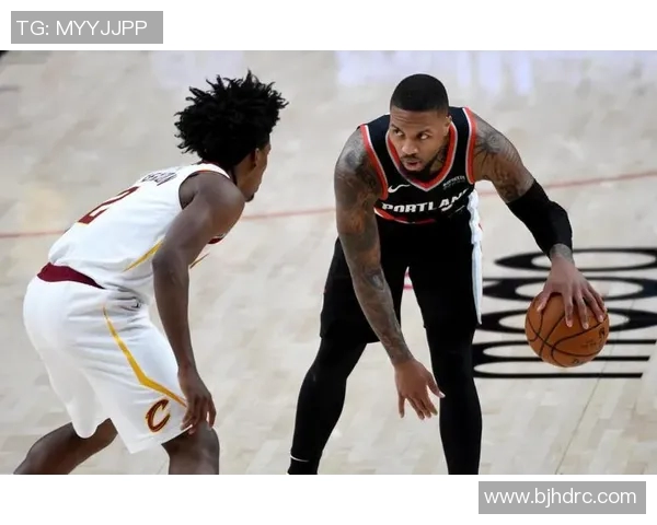 开拓者对决强敌展现团队精神与战术智慧的精彩较量 开拓者对决强敌展现团队精神与战术智慧的精彩较量